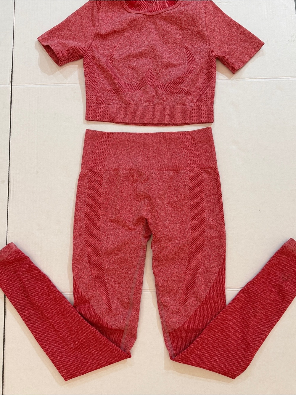 Red Heather Seamless 2-Piece Workout Set (crop top + high waist leggings)